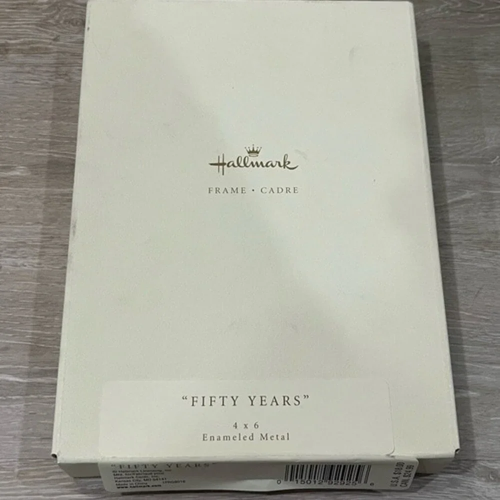 Hallmark 4x6 50th Anniversary Gold Metal Frame New in Box.
